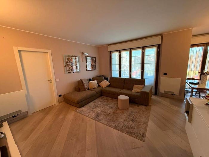 Appartamento trilocale in vendita in Via Monte Nero, Centro, Cesano Boscone