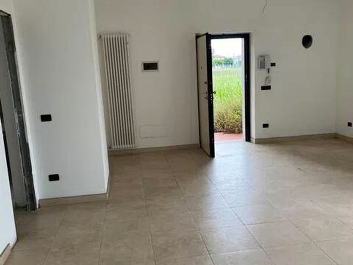 Casa quadrilocale in vendita in Avenza, Carrara