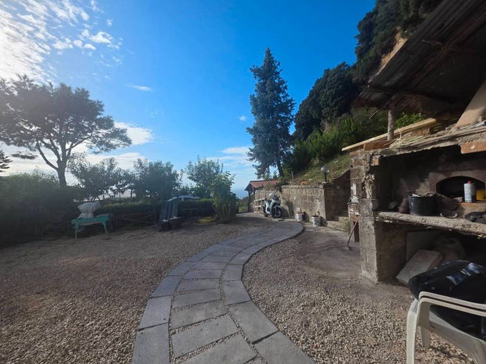 Appartamento quadrilocale in vendita in Via Riviezzoli, Sorrento