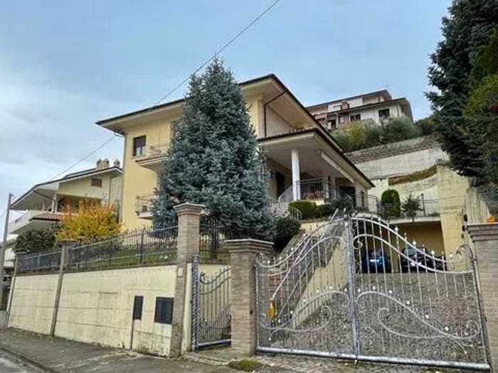 Casa con 6 locali in vendita in Via Antonio Monaco, Ripa Teatina