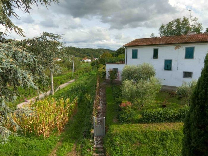Casa con 6 locali in vendita in Fauglia