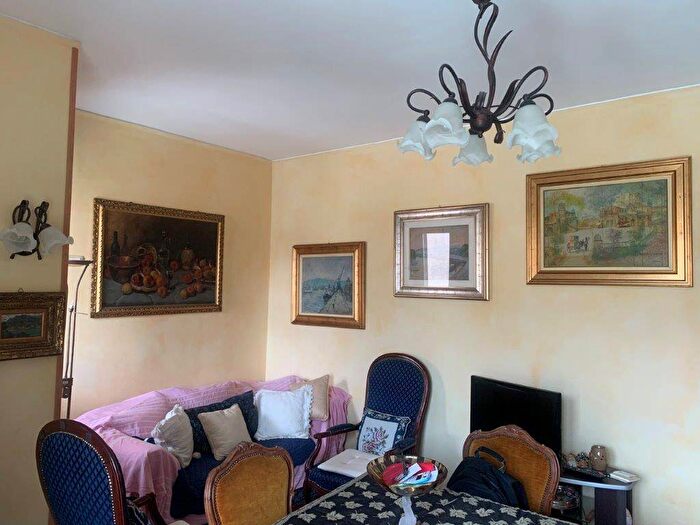 Appartamento trilocale in vendita in Centro, Bordighera