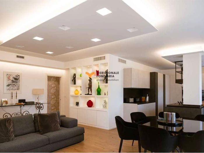 Appartamento con 6 locali in vendita in Via Giovanni Gentile, Partigiani Fondone, Lecce