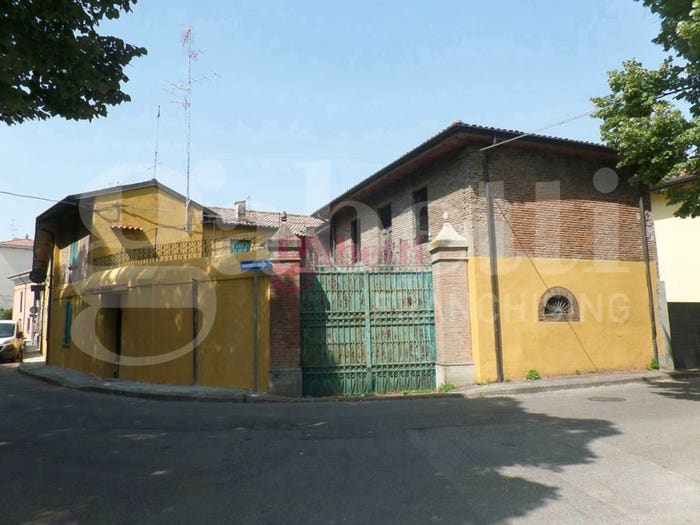 Casa con 5 locali in vendita in Via F Gallerani, Cento Paese, Cento