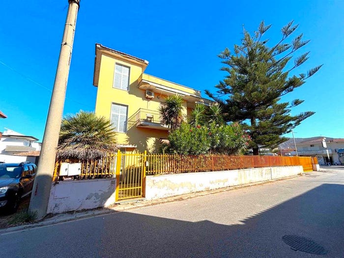 Appartamento quadrilocale in vendita in via cavalieri vittorio veneto, Mondragone