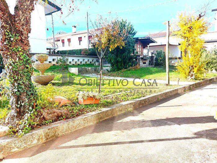 Casa con 5 locali in vendita in via Prosdocimo, Montemerlo, Cervarese Santa Croce