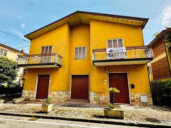 Casa con 6 locali in vendita in Via Vincenzo Cotone, San Michele di Serino