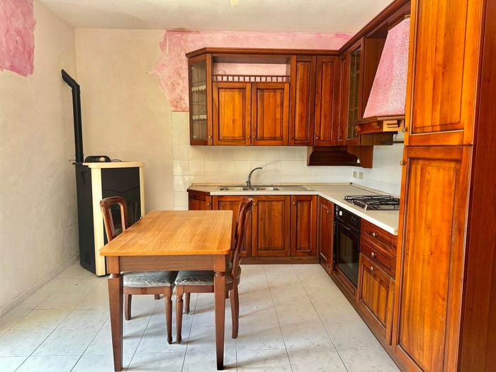 Appartamento quadrilocale in vendita in Viale dei Cerri, San Rocco, Caprarola