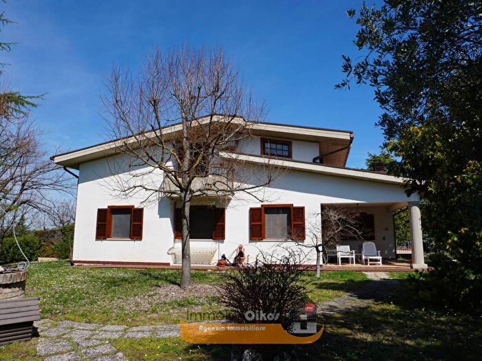 Casa con 6 locali in vendita in Via Domenico Ciccarelli, Nepezzano, Teramo
