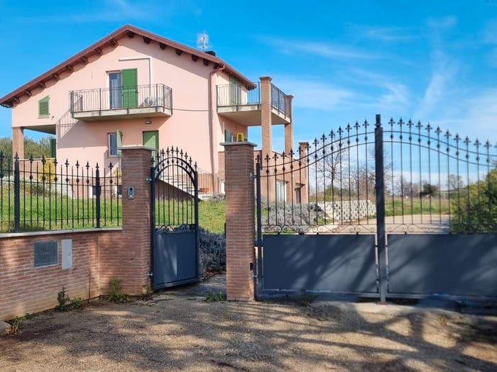 Casa con 6 locali in vendita in Strada Comunale Ortona Chieti, Miglianico
