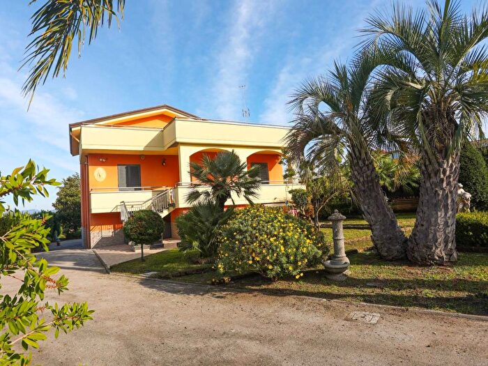 Casa con 6 locali in vendita in Via Santa Maria delle GraziePalmentole, Somma Vesuviana