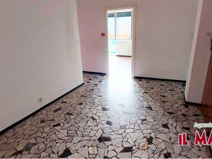 Appartamento con 6 locali in vendita in Via Circonvallazione, Centro, Campomorone