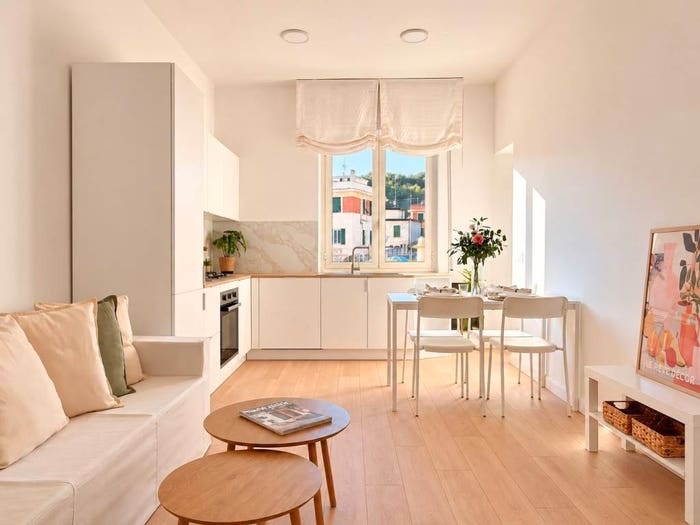 Appartamento trilocale in vendita in Viale alla Pineta, Pegli, Genova