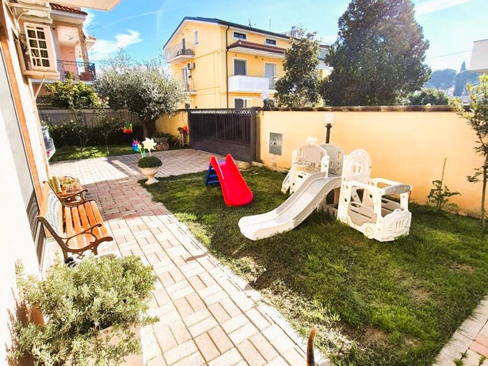 Appartamento trilocale in vendita in Strada Colle Renazzo, Tirino, Pescara
