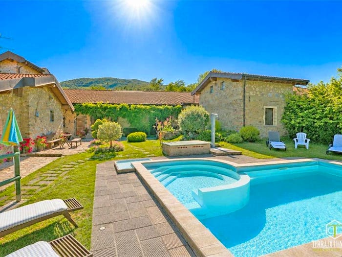 Casa con 6 locali in vendita in via lavaggio, Mulazzo