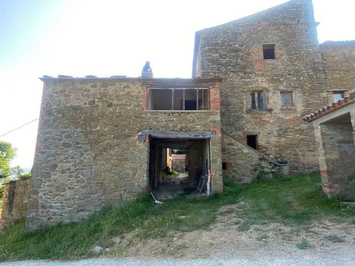 Casa con 6 locali in vendita in Località Rogaia No Number, Passignano sul Trasimeno