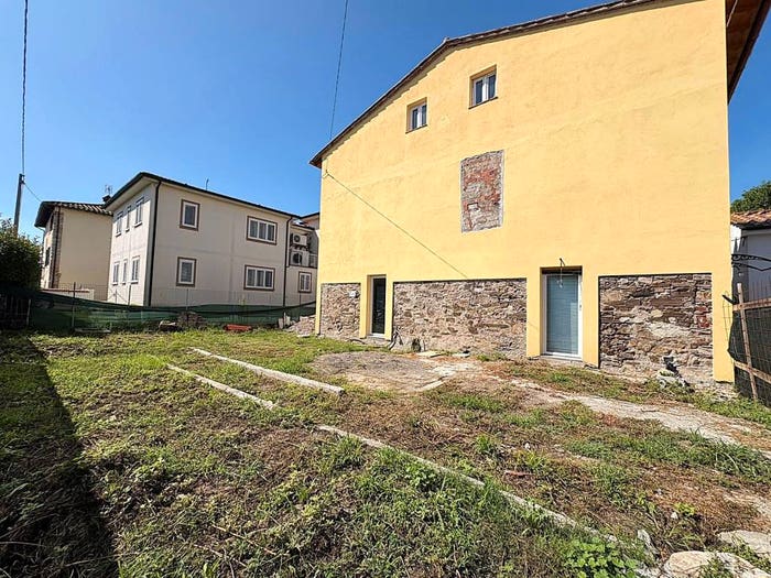 Casa con 6 locali in vendita in San Concordio, Lucca