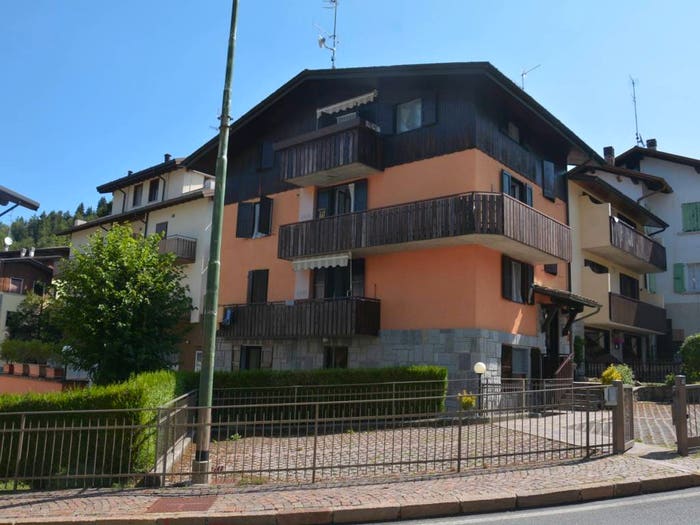 Appartamento trilocale in vendita in Via Monte Arera, Selvino