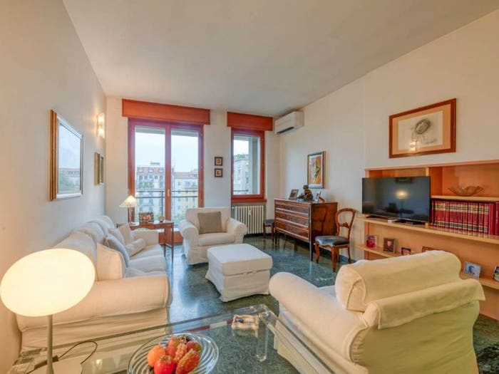 Casa quadrilocale in vendita in Viale Monte Nero, Montenero, Milano