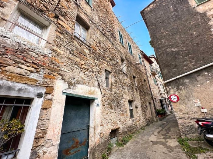 Appartamento con 6 locali in vendita in Via Principale, Piani Torrazza, Imperia