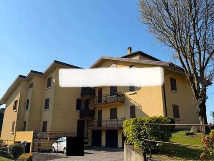 Appartamento bilocale in vendita in Via Roccolino, Caprino, Caprino Bergamasco