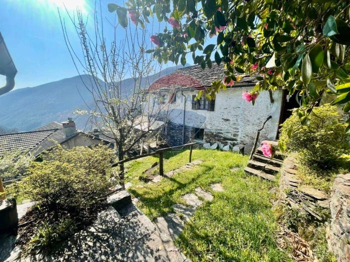 Casa con 6 locali in vendita in Valle Cannobina Falmenta, Falmenta, Valle Cannobina