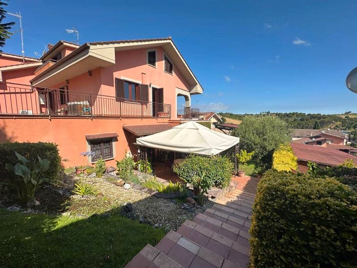 Casa con 6 locali in vendita in Via Palombarese, Santa Lucia, Fonte Nuova