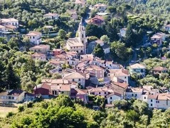 Appartamento con 5 locali in vendita in Via Della Chiesa, Bastremoli, Follo