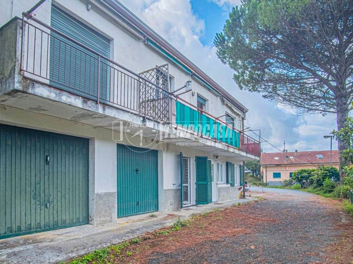 Appartamento trilocale in vendita in Via San Giovanni, Centro, Casarza Ligure