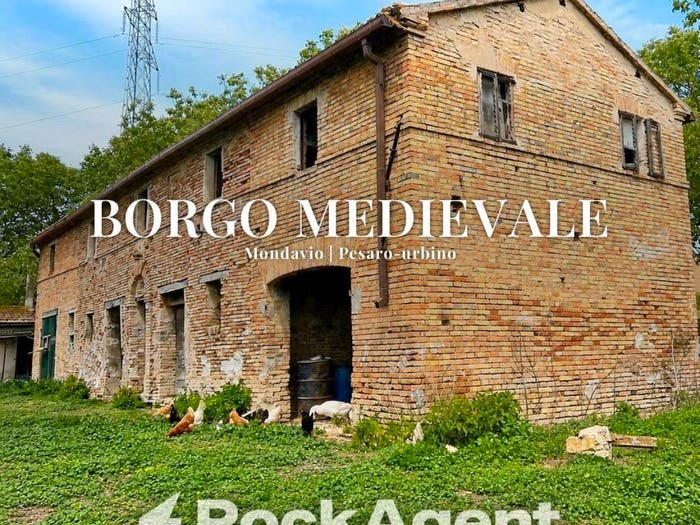 Casa quadrilocale in vendita in Contrada Fontevecchia, Mondavio