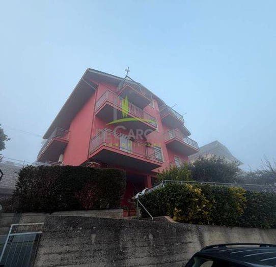 Appartamento trilocale in vendita in Viale Genova, Centro, Folignano