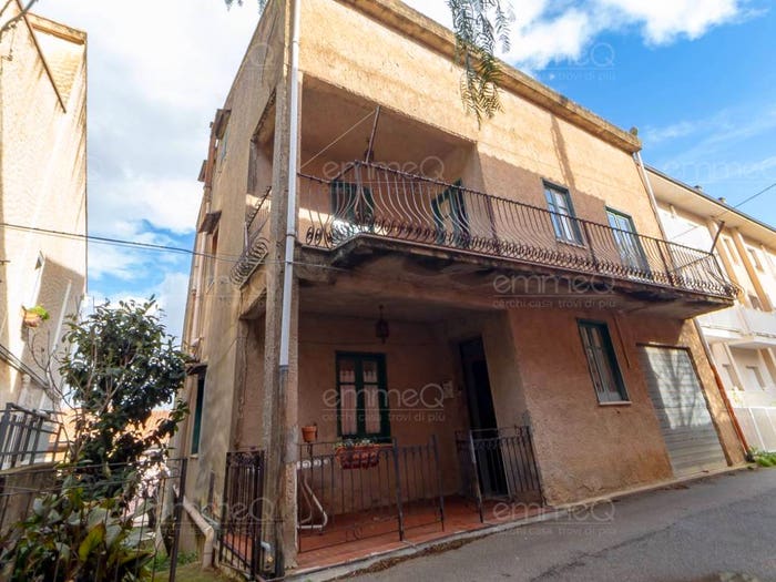 Casa con 6 locali in vendita in Salita al Bosco, Castelbuono