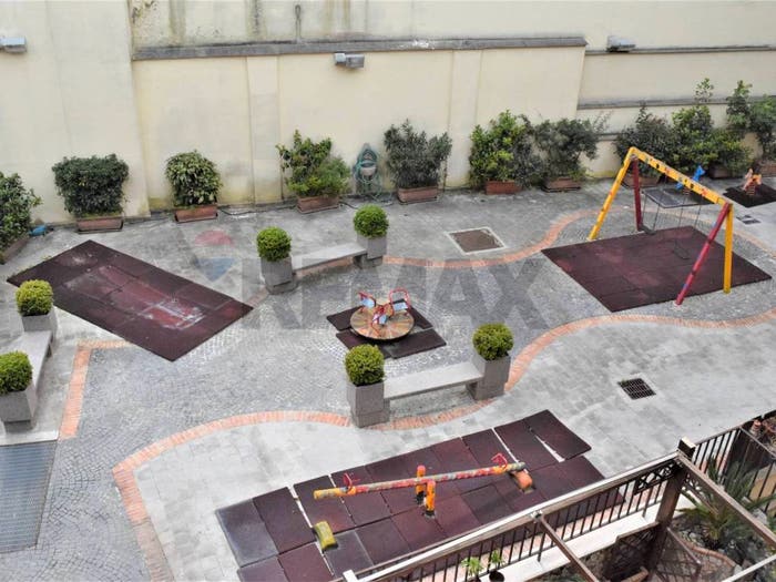 Appartamento quadrilocale in vendita in Via Santa Maria Ai Monti, Ponti Rossi, Napoli