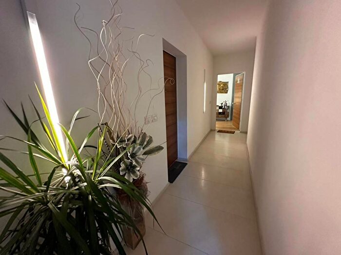 Appartamento trilocale in vendita in Viale Udine, Rimini