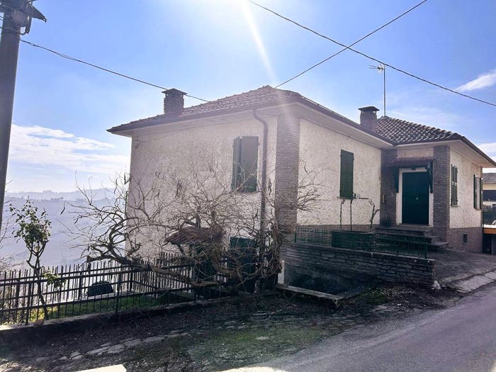 Casa con 6 locali in vendita in Via Circonvallazione, Centro, Mango