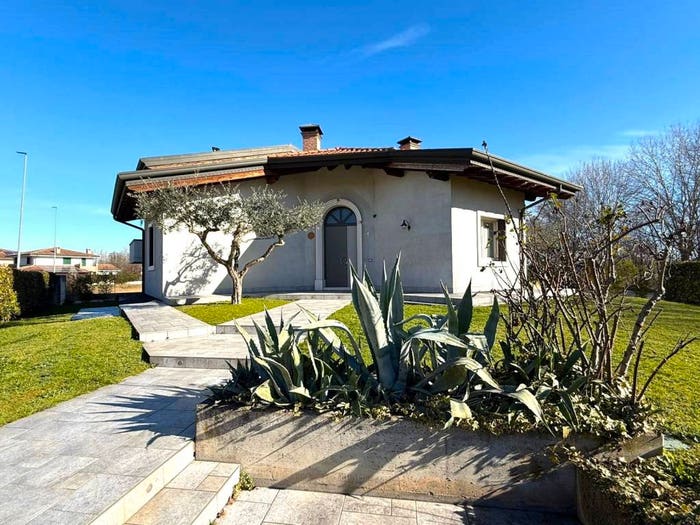 Casa con 6 locali in vendita in Corso della Vittoria, Centro, Legnago