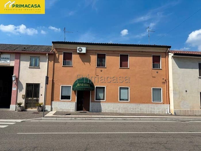 Appartamento trilocale in vendita in Via Roma, Centro, Albaredo d'Adige