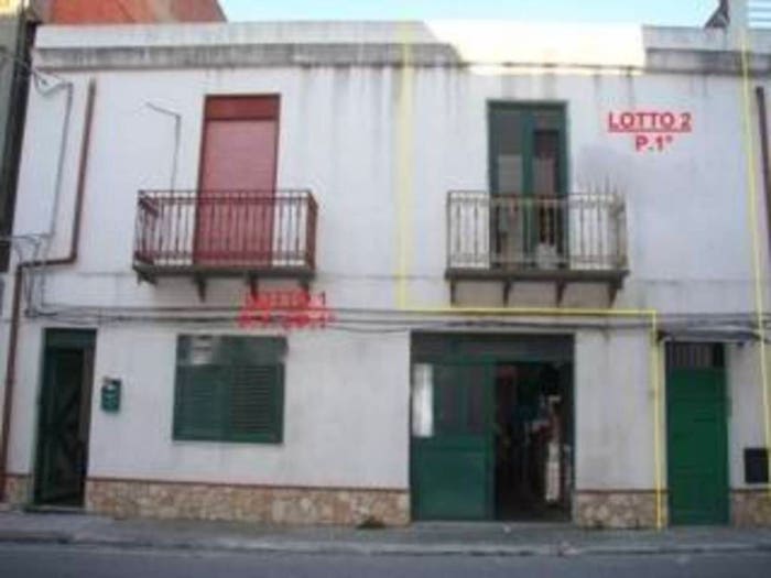 Casa con 6 locali in vendita in Via XXI Ottobre Torregrotta ME, Centro, Torregrotta