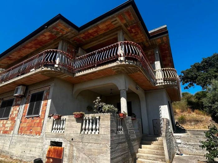 Casa con 6 locali in vendita in Contrada Potito, Ardore