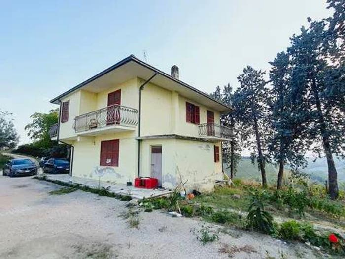 Casa con 6 locali in vendita in Contrada San Lazzaro, Offida