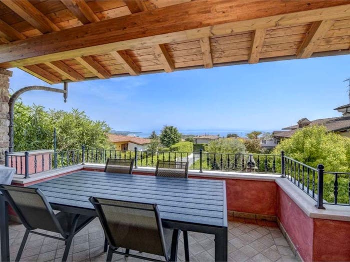 Casa con 6 locali in vendita in Barcuzzi, Lonato del Garda