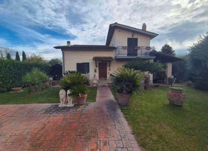 Casa con 5 locali in vendita in Via Scoranello, Capena