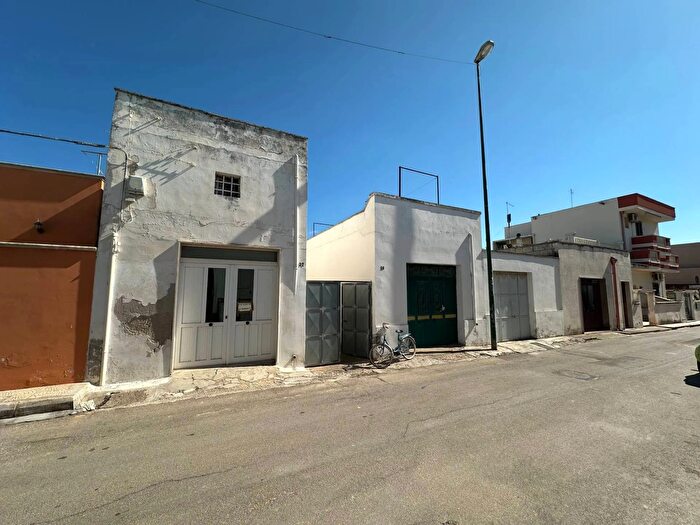 Appartamento con 5 locali in vendita in Via Vittorio Alfieri, Veglie