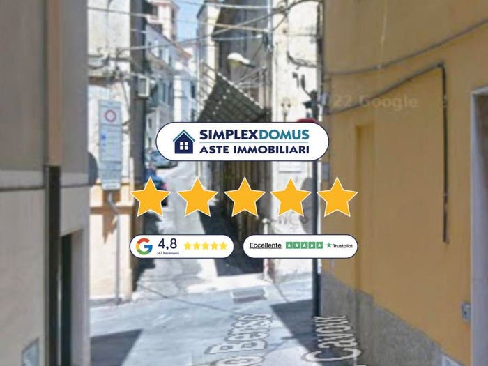 Appartamento con 5 locali in vendita in Via Mannu, Centro, Nuoro