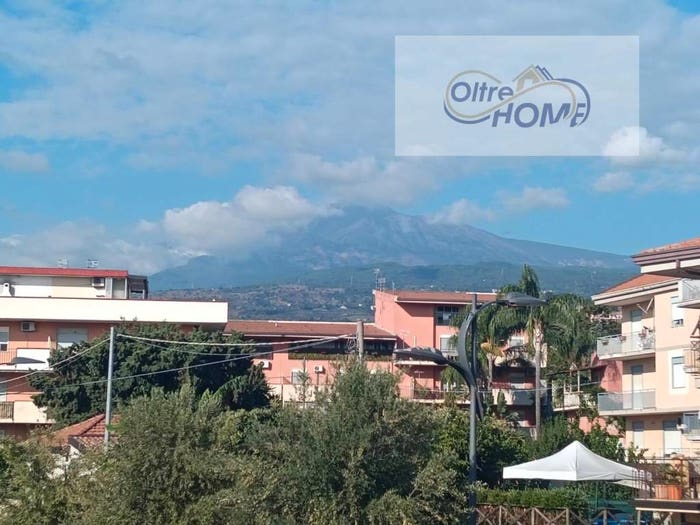 Casa con 6 locali in vendita in Via Regina del Cielo, Fiumefreddo di Sicilia
