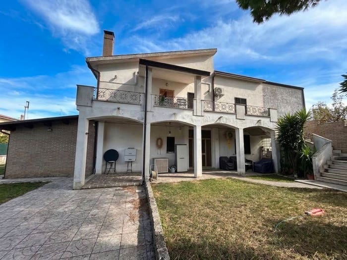 Casa quadrilocale in vendita in Contrada Martorella, Poggiofiorito