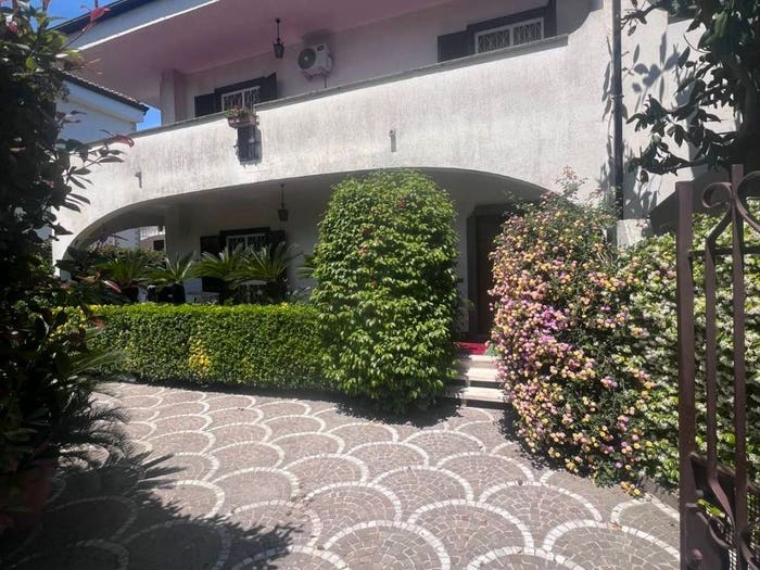 Casa con 5 locali in vendita in Via Giovanni Pascoli, Centro, Mugnano di Napoli