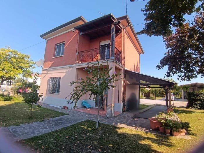 Casa quadrilocale in vendita in Via Cascine, Argenta