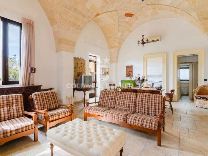 Casa con 6 locali in vendita in Strada Provinciale, Guagnano