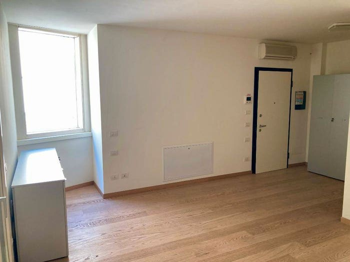 Appartamento monolocale in vendita in Viale Paolo Toschi, Centro Storico, Parma